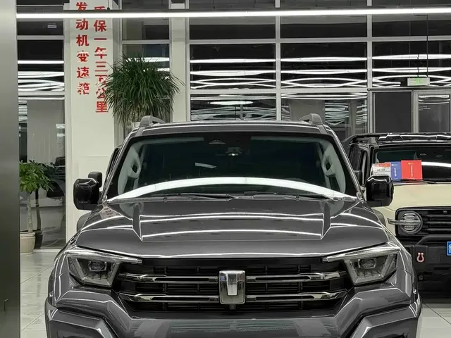 2023 Tank 400 Hi4-T PHEV
