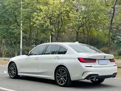 2022 BMW 3 Series 320Li M Sport Package, белый — фото 9