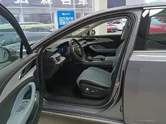 2025 Hongqi H5 PHEV 170 — фото 9
