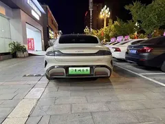 2026 Xiaomi SU7 RWD Standard, белый — фото 3