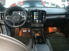 2021 Volvo XC40 4WD Sport, белый — фото 10