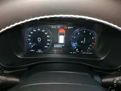 2021 Volvo XC40 4WD Sport, белый — фото 12