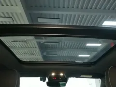 2021 Volvo XC40 4WD Sport, белый — фото 18