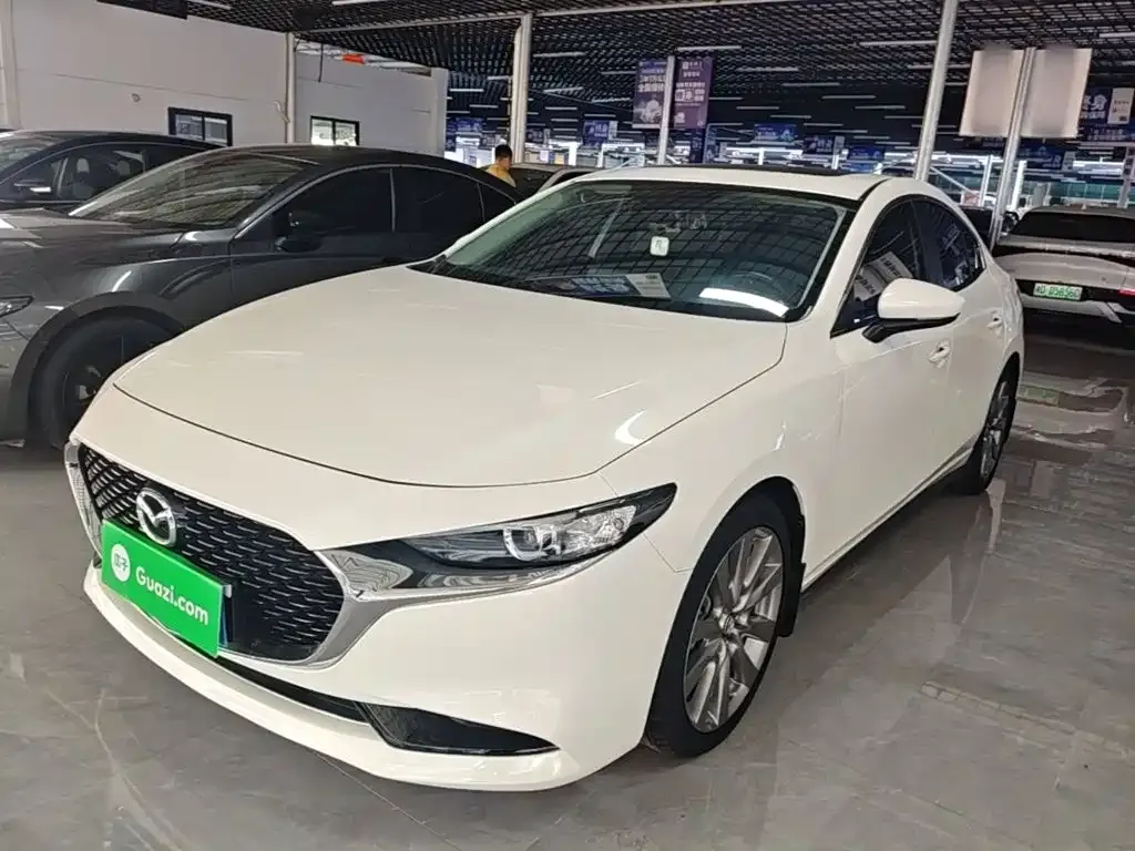 2023 Mazda 3 2.0L AT