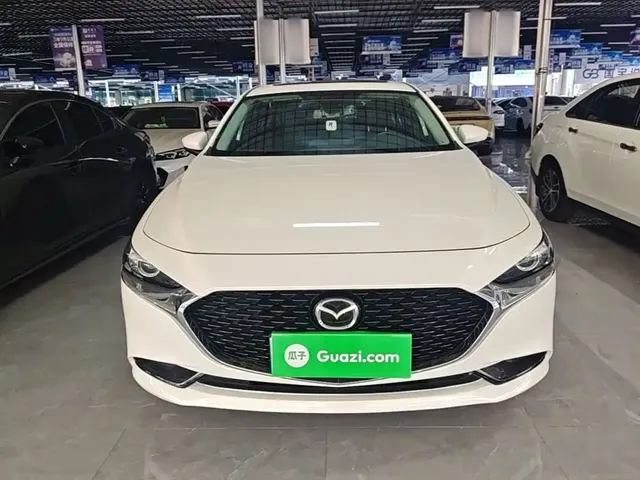 2023 Mazda 3 2.0L AT
