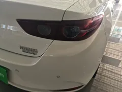 2023 Mazda 3 2.0L AT, белый — фото 8