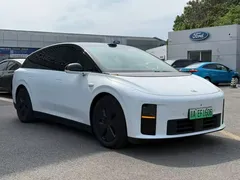 2025 Li Auto i6 2WD Standard, белый — фото 6