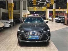 2022 Toyota Avalon Hybrid 2.5L XLE Premium, чёрный — фото 2