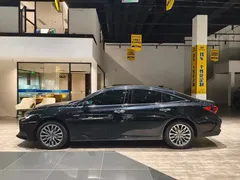 2022 Toyota Avalon Hybrid 2.5L XLE Premium, чёрный — фото 3