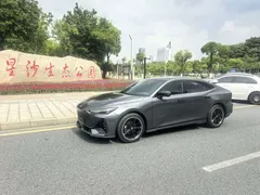 2023 Changan UNI-V 1.5T Premium — фото 1