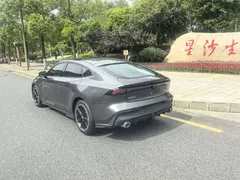 2023 Changan UNI-V 1.5T Premium — фото 6