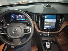 2023 Volvo XC60 4WD Luxury — фото 10