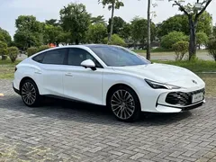 2023 MG MG7 1.5T DCT Elegant, белый — фото 3