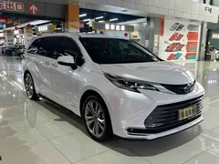 2021 Toyota Sienna 2.5L Hybrid Premium, белый — фото 3
