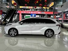 2021 Toyota Sienna 2.5L Hybrid Premium, белый — фото 6