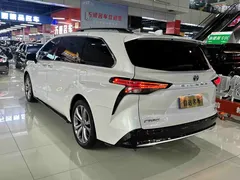 2021 Toyota Sienna 2.5L Hybrid Premium, белый — фото 19