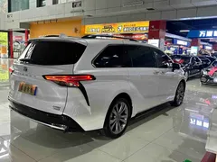 2021 Toyota Sienna 2.5L Hybrid Premium, белый — фото 21