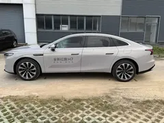 2026 Hongqi H7 PHEV 210 4WD — фото 4