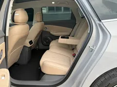 2026 Hongqi H7 PHEV 210 4WD — фото 12
