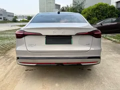 2026 Hongqi H7 PHEV 210 4WD — фото 18