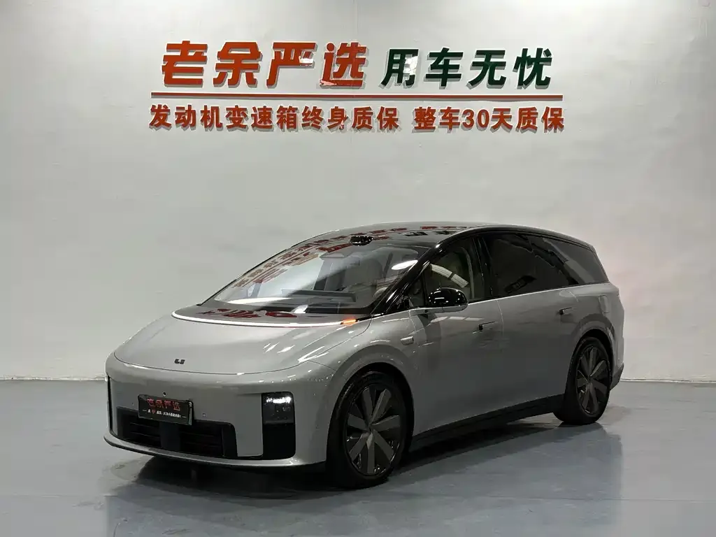2025 Li Auto i8 Standard