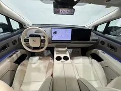 2025 Li Auto i8 Standard — фото 4