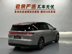2025 Li Auto i8 Standard — фото 9