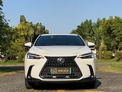 2022 Lexus NX 400h+ PHEV, белый — фото 2