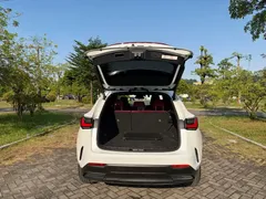 2022 Lexus NX 400h+ PHEV, белый — фото 20