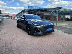 2022 Changan UNI-V 1.5T Premium — фото 3