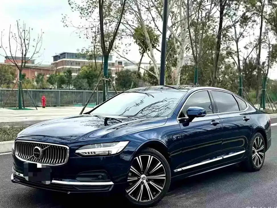 2023 Volvo S90