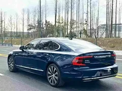 2023 Volvo S90, синий — фото 2