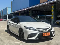 2023 Toyota Camry 2.5S Knight Edition, белый — фото 3