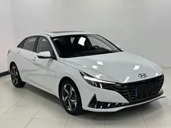 2022 Hyundai Elantra 1.5L CVT LUX Premium, белый — фото 3