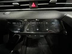 2022 Hyundai Elantra 1.5L CVT LUX Premium, белый — фото 7