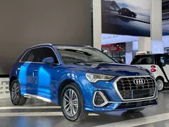 2021 Audi Q3 35 TFSI Sport, синий — фото 3