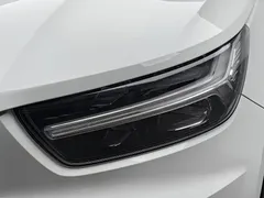 2021 Volvo XC40 4WD Fashion, белый — фото 7
