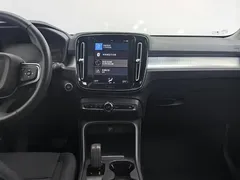 2021 Volvo XC40 4WD Fashion, белый — фото 12
