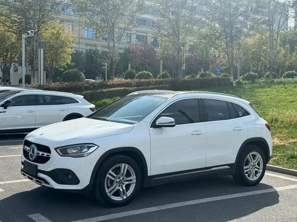 2020 Mercedes-Benz GLA 180