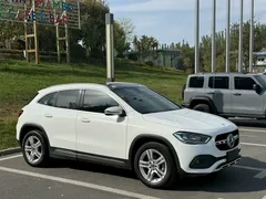 2020 Mercedes-Benz GLA 180, белый — фото 3