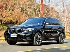 2022 BMW X5 M Sport Package, чёрный — фото 1