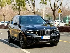 2022 BMW X5 M Sport Package, чёрный — фото 3