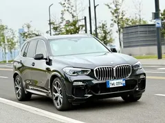 2021 BMW X5 xDrive40i Premium M Sport Package, чёрный — фото 3