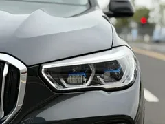 2021 BMW X5 xDrive40i Premium M Sport Package, чёрный — фото 4