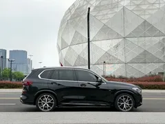 2021 BMW X5 xDrive40i Premium M Sport Package, чёрный — фото 20