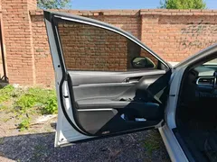 2021 Toyota Camry 2.5G Luxury, белый — фото 5