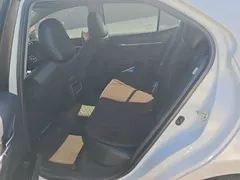 2021 Toyota Camry 2.5G Luxury, белый — фото 9