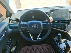 2021 Toyota Camry 2.5G Luxury, белый — фото 15