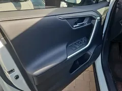 2021 Toyota RAV4 2.0L CVT 2WD Fashion Plus, белый — фото 7