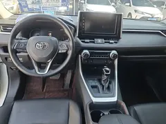 2021 Toyota RAV4 2.0L CVT 2WD Fashion Plus, белый — фото 12